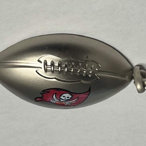 Tampa Bay Buccaneers NFL Football Shaped Key Chain Key Ring 4" Silver Red - Picture 9 of 13